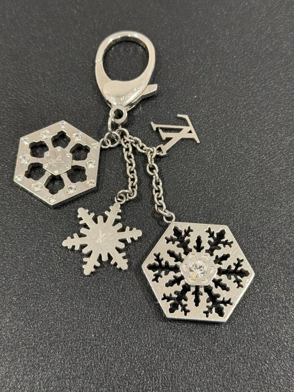 Louis Vuitton Flocon Snowflake Bag Charm/Key Ring Silver (JB1478) - Picture 1 of 5